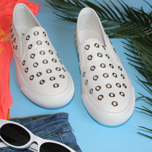 🚨LAST PAIR!!//The Veronica//White Sneakers - Picture 5 of 7